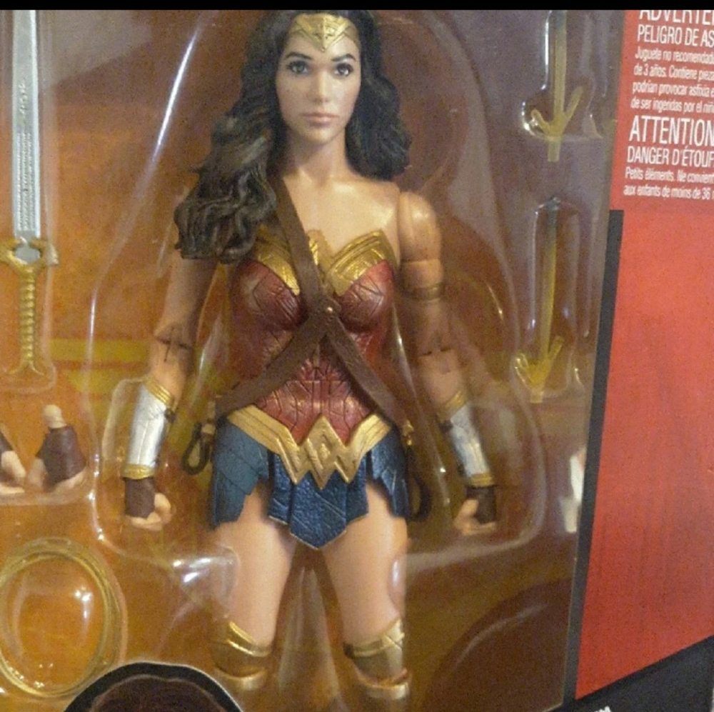 DC COMICS WONDER WOMAN